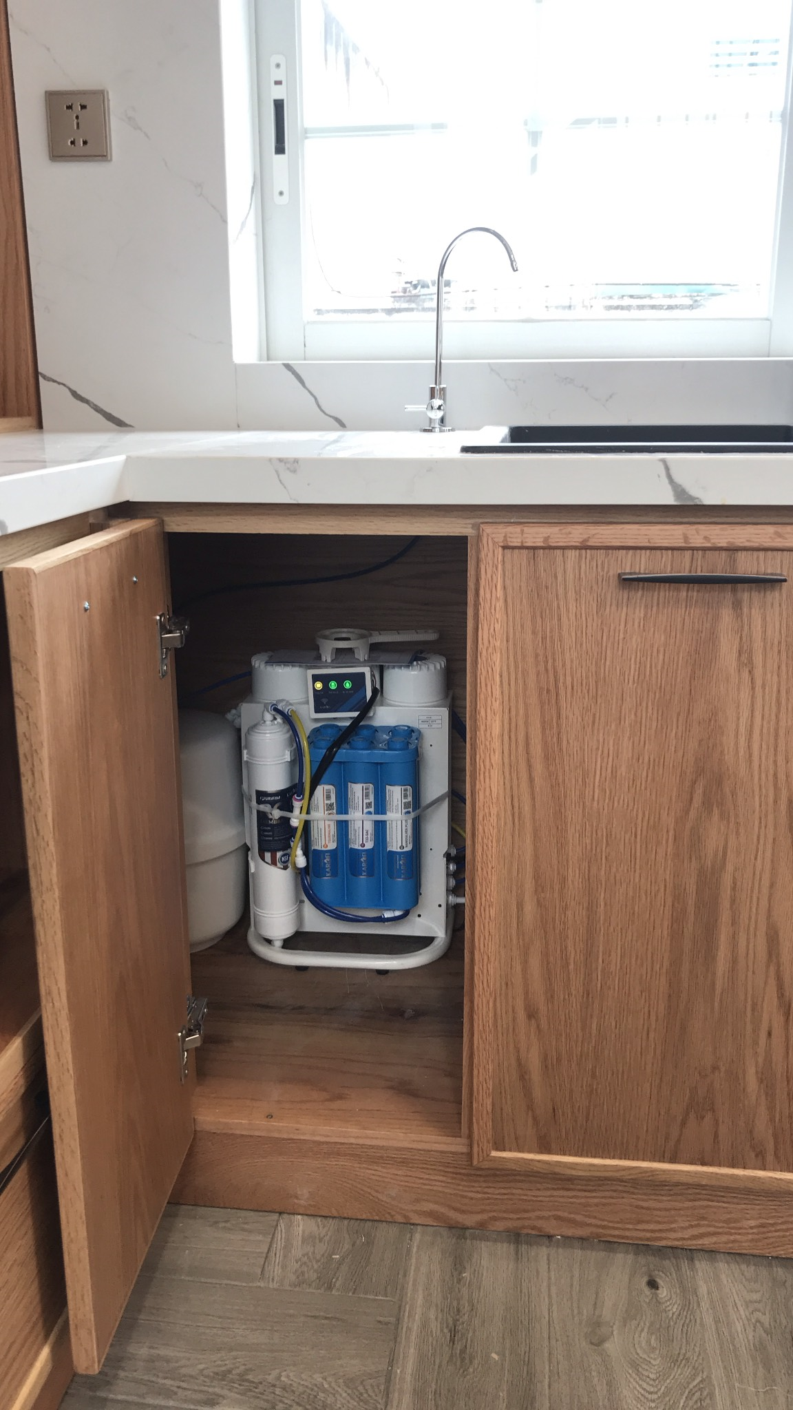 Máy lọc nước Karofi KAQ-U95 