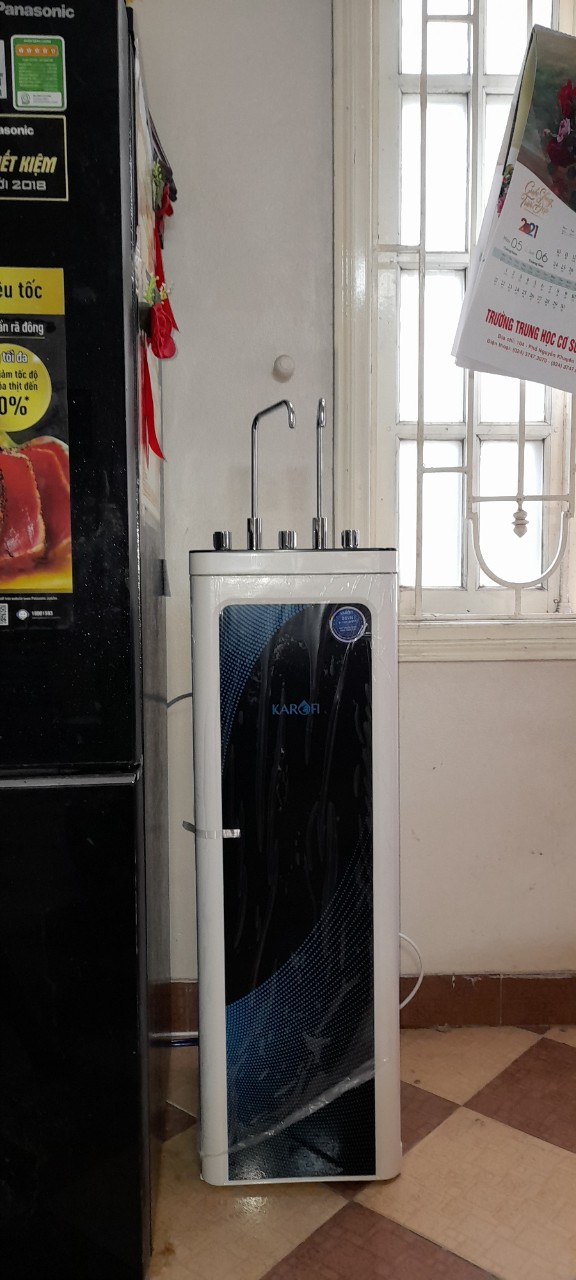 Máy lọc nước nóng lạnh Karofi KAD-D52